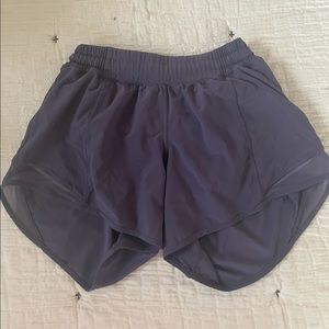 PURPLE LULULEMON HOTTY HOT LONG SHORT - SIZE 6